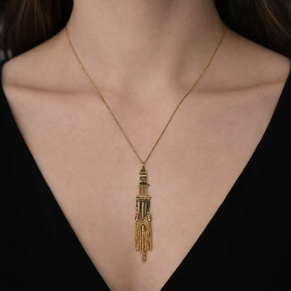 Gold Tone Pendant Necklace 28in